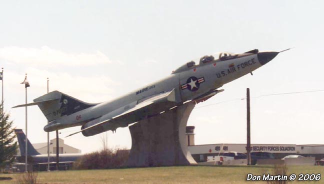 McDonnel F-101 Voodoo 57-0374